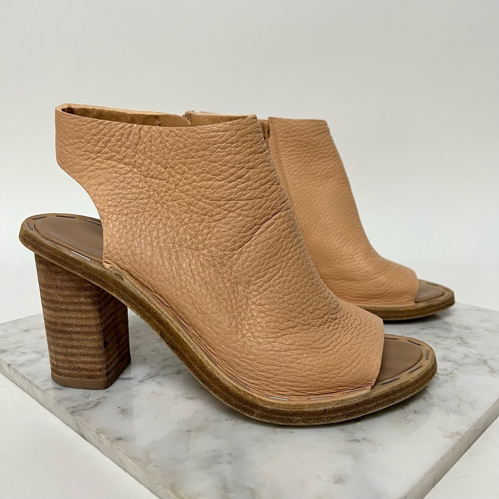 Balenciaga Open Toe Ankle Boots HEels Nude Pebbled Leather Zip Euro Size 36.5